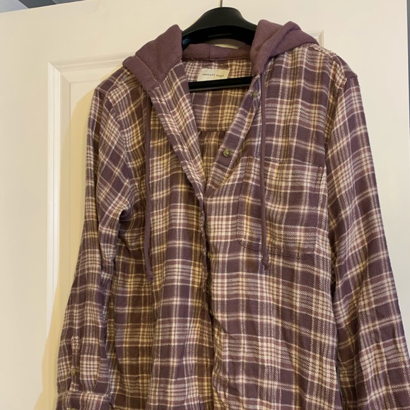 American Eagle Outfitters Tops - American eagle light Flannel with Hood button up